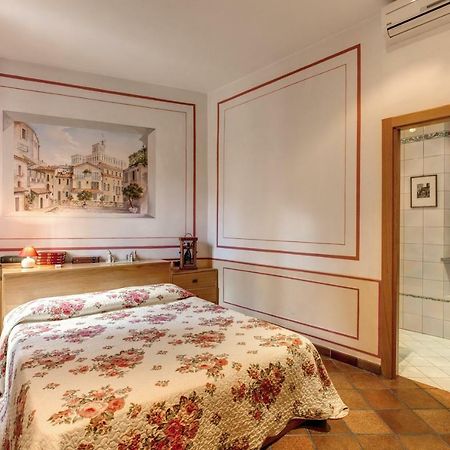 Lovely Flat By The Trevi Fountain Apartman Róma Kültér fotó