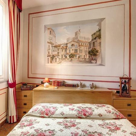 Lovely Flat By The Trevi Fountain Apartman Róma Kültér fotó
