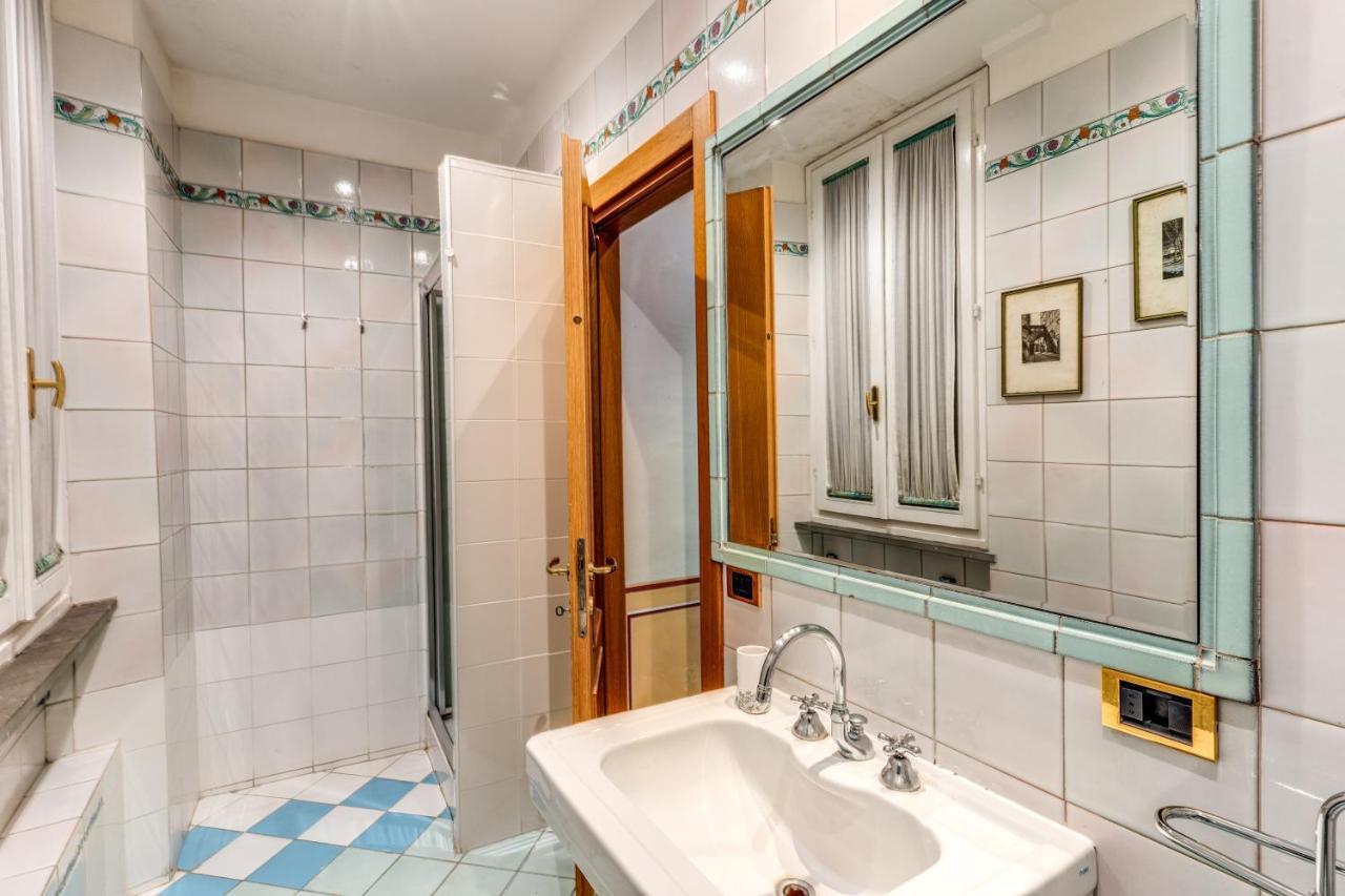 Lovely Flat By The Trevi Fountain Apartman Róma Kültér fotó