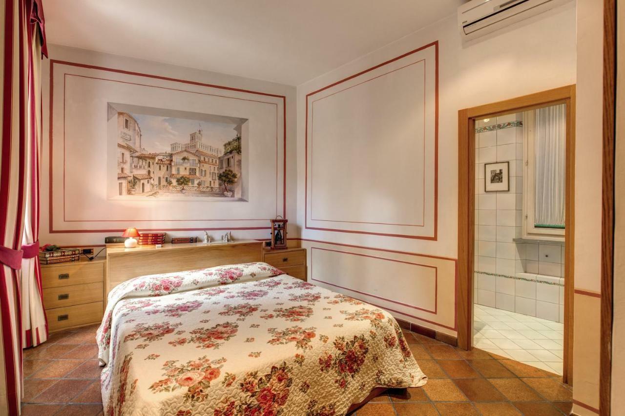Lovely Flat By The Trevi Fountain Apartman Róma Kültér fotó