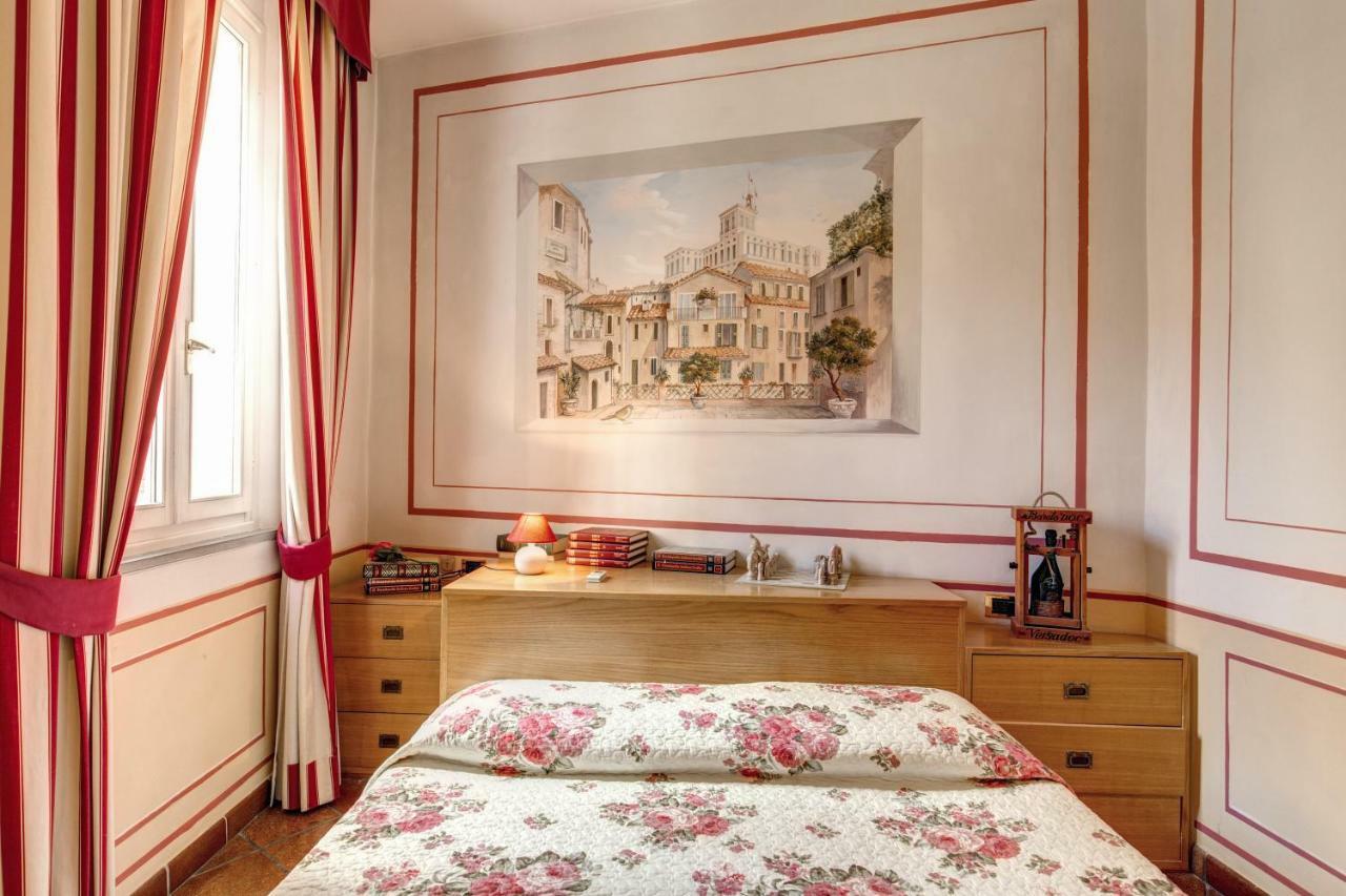Lovely Flat By The Trevi Fountain Apartman Róma Kültér fotó