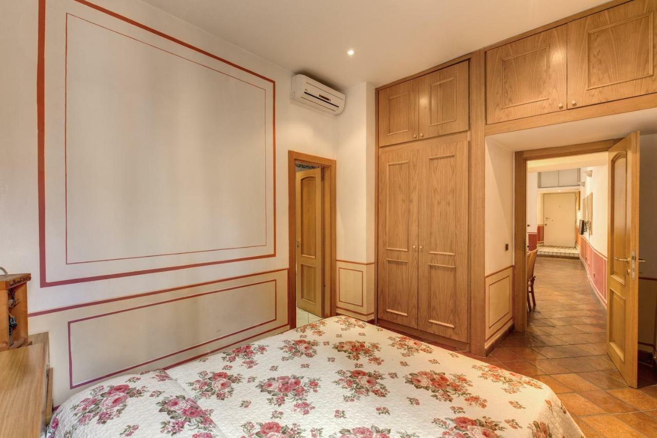 Lovely Flat By The Trevi Fountain Apartman Róma Kültér fotó
