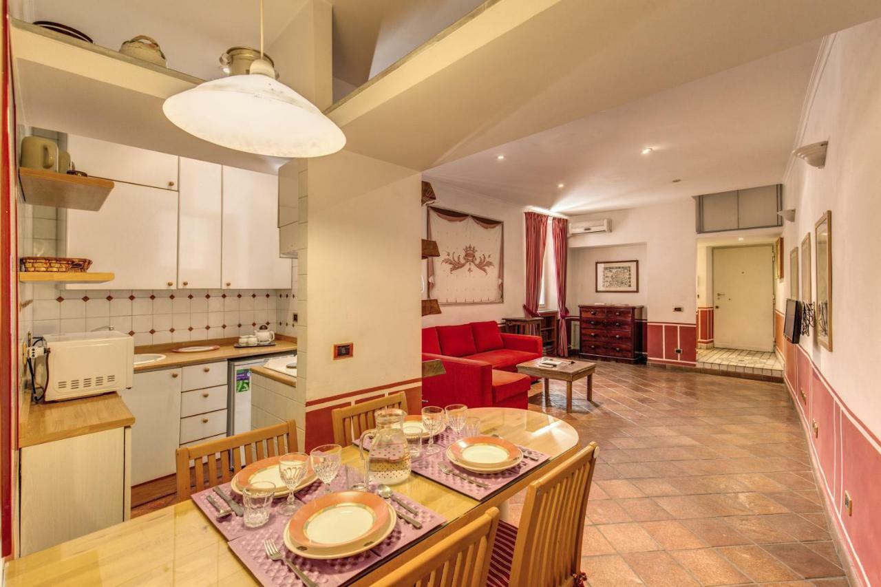 Lovely Flat By The Trevi Fountain Apartman Róma Kültér fotó